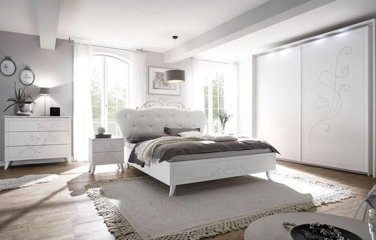 Modern&eacute; sp&aacute;lne a postele